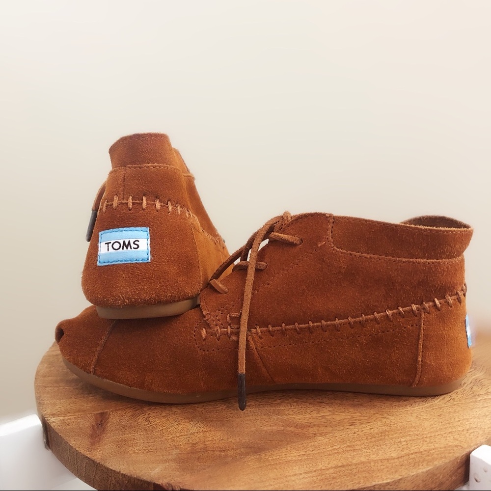 TOMS Brown Chestnut Suede Moccasins